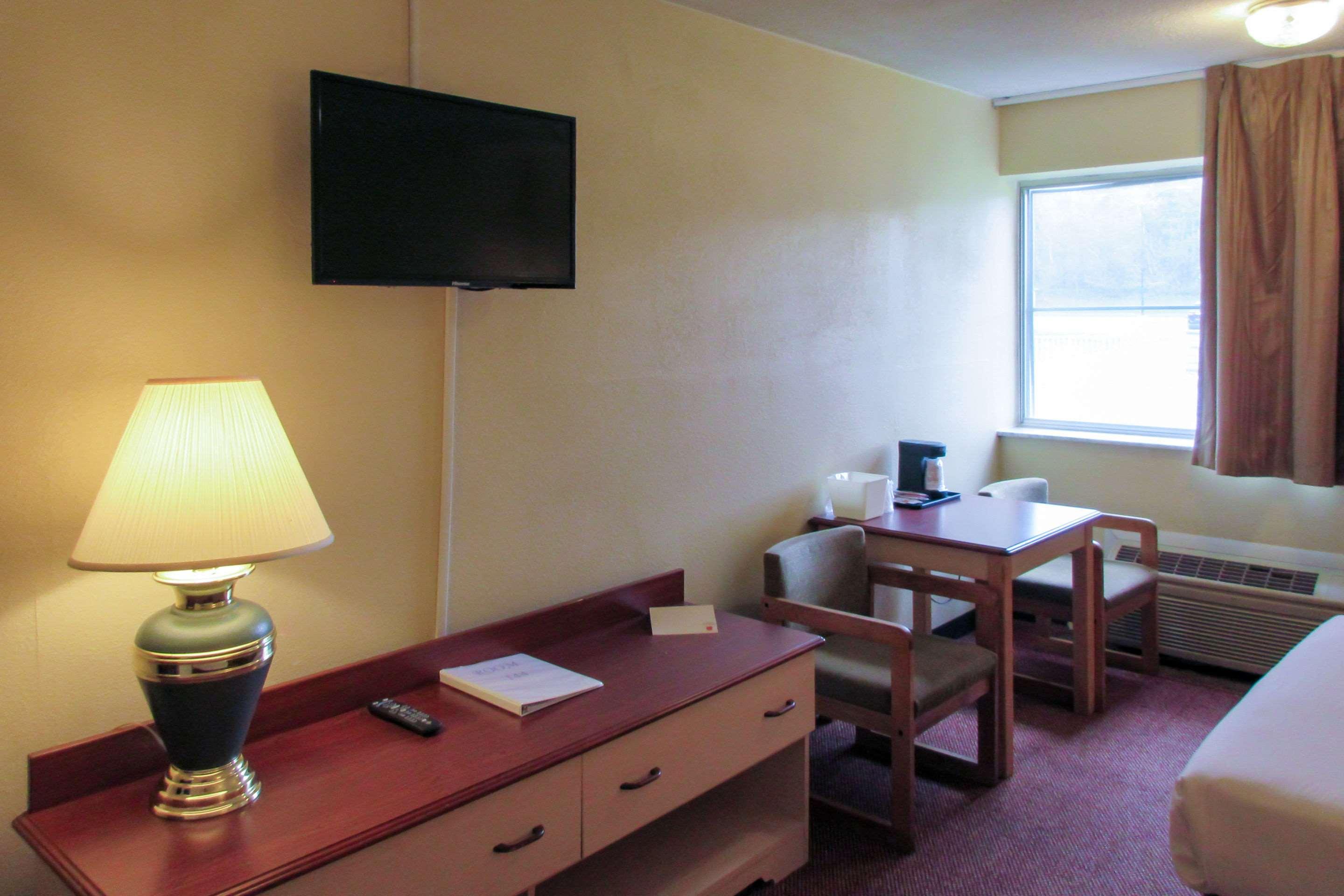 Days Inn By Wyndham Erie Kearsarge Exterior foto