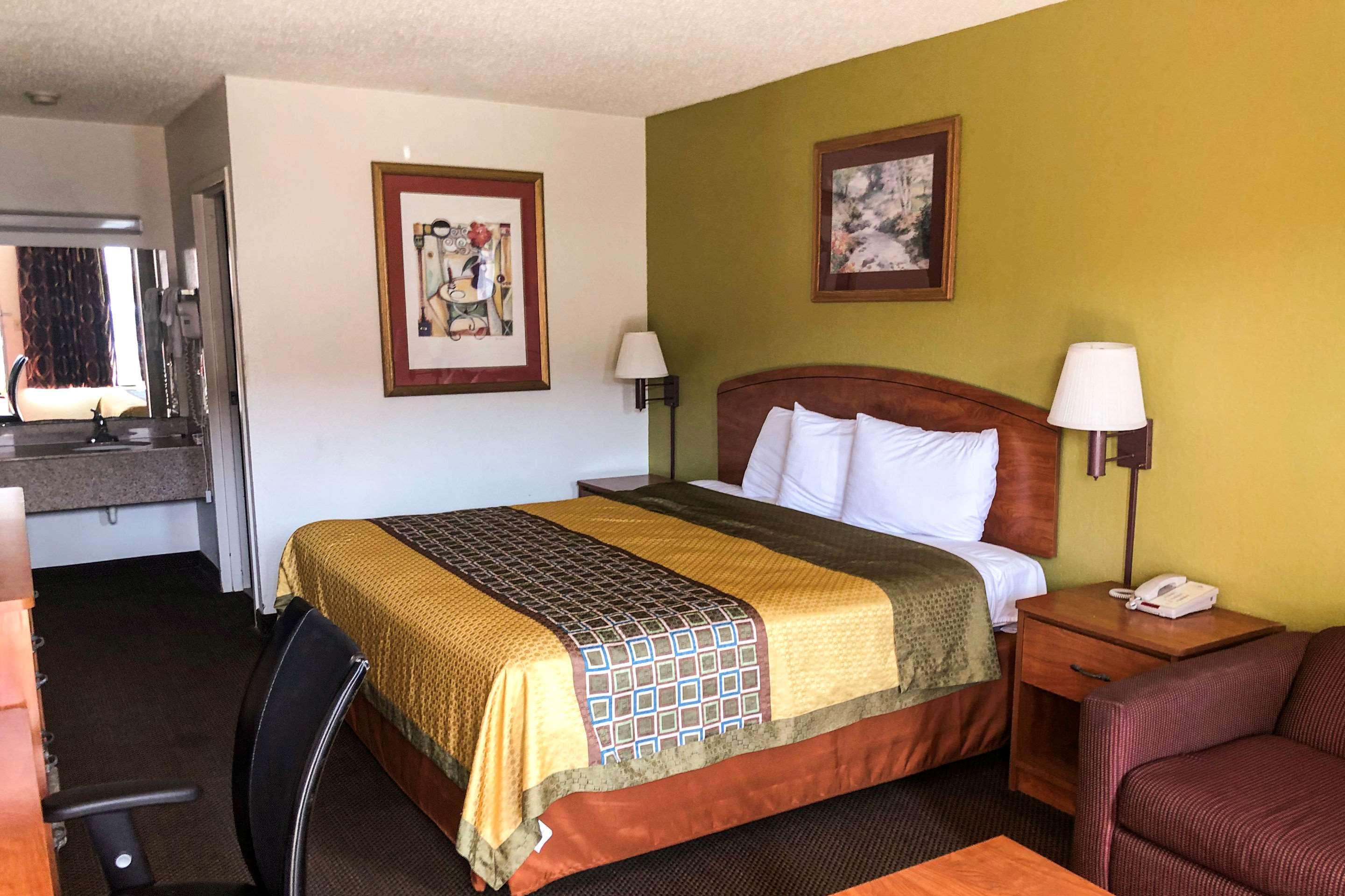 Days Inn By Wyndham Erie Kearsarge Exterior foto